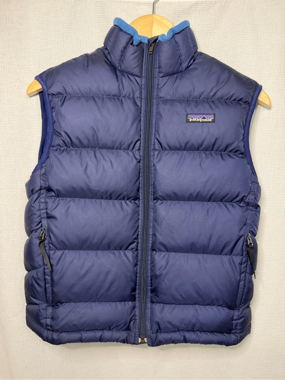 Patagonia Kids Navy Blue Down Puffer Vest Medium